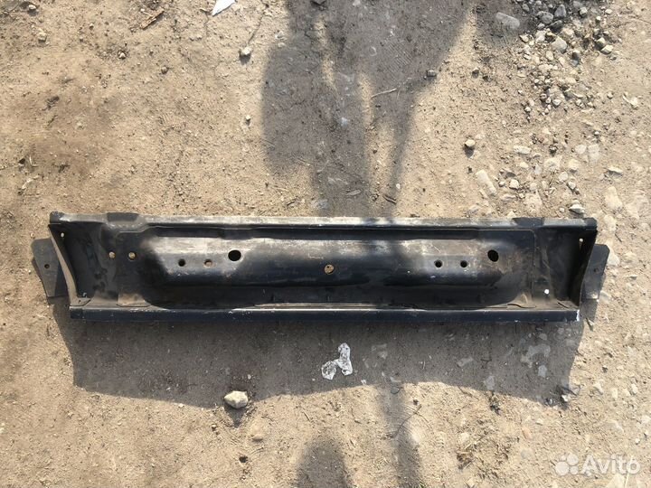 Средняя поперечина пола 2110