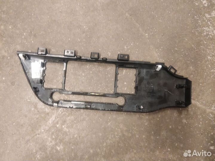 Рамка магнитолы Kia Rio 4 84740H0100