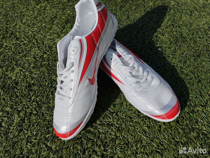 Футбольные бутсы сороконожки Nike Люкс Качество