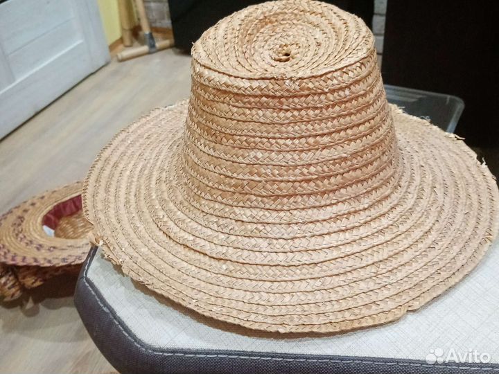 Шляпа женская соломенная