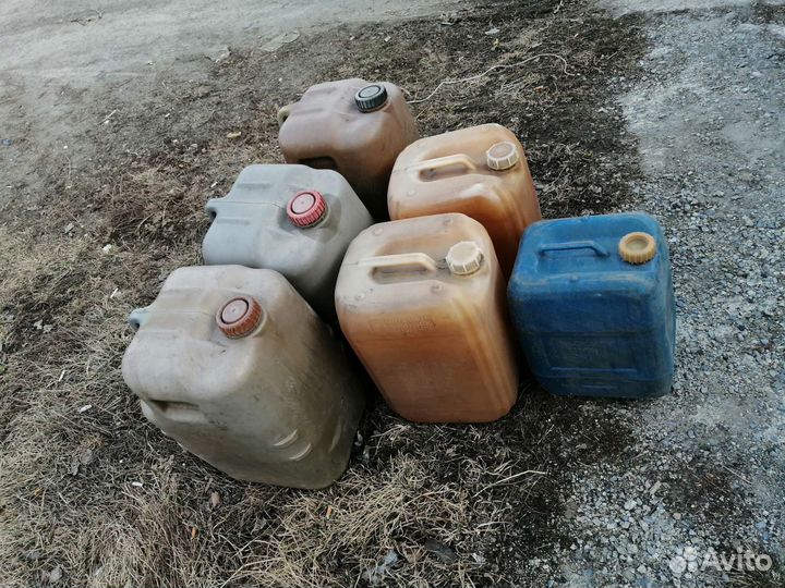 Канистры пластиковая 50, 30,20литров