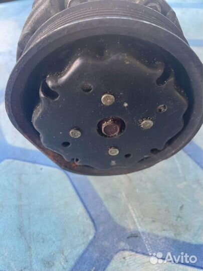 Компрессор кондиционера 1K0820803F