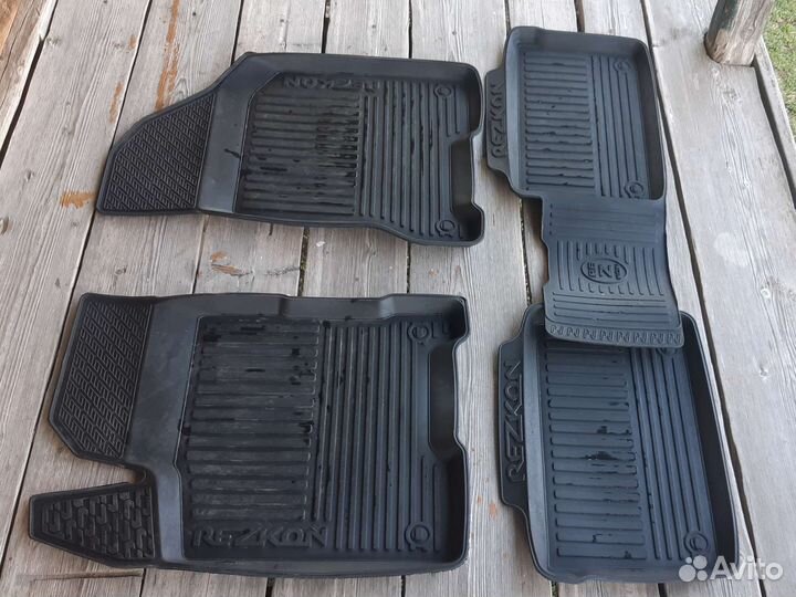 Автомобильные коврики резиновые