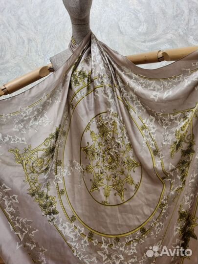 Платок натуральный шелк versace