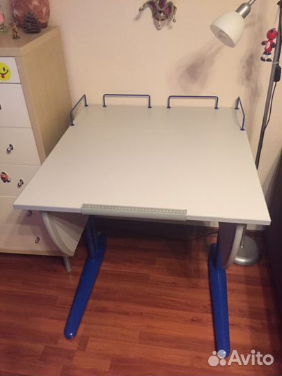 Растущая парта деми