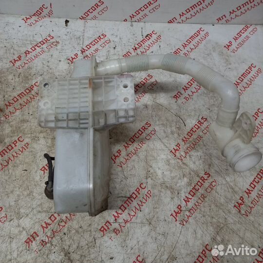 Бачок стеклоомывателя Volkswagen Golf 5 BVY 2006