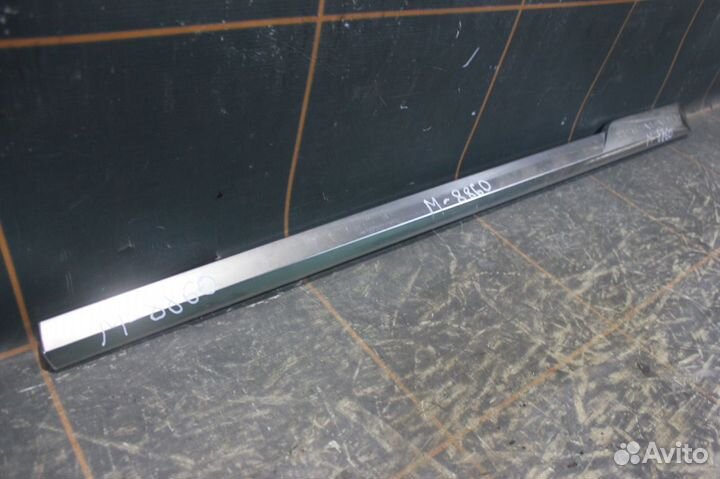 Молдинг двери передней правой - Cadilac Escalade 4