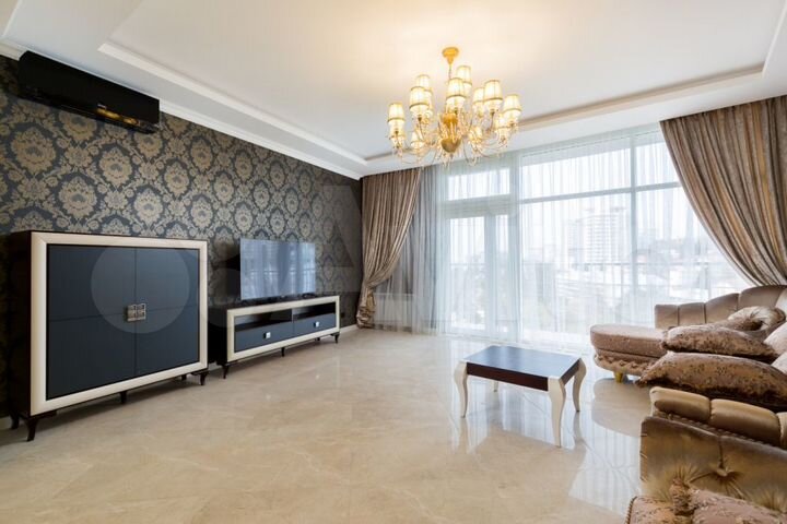 3-к. апартаменты, 119 м², 8/17 эт.