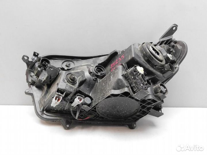 Фара правая Toyota RAV4