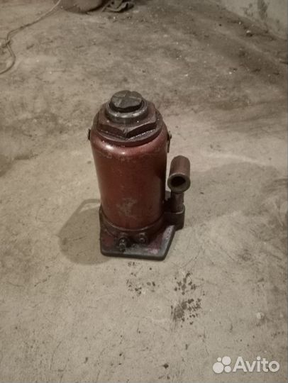Домкрат 20т