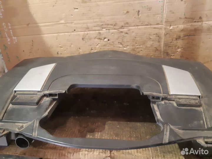 Корпус воздушного фильтра Mercedes-Benz M-класс