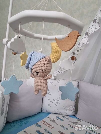 Мобиль на кроватку деревянный