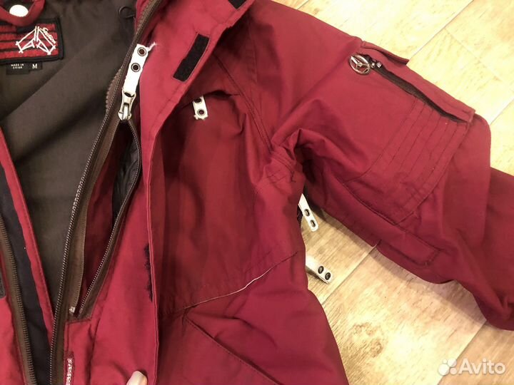 Сноубордическая куртка женская