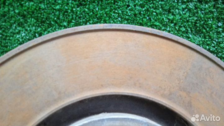 Диск тормозной передний левый Peugeot 308 хэтчбек