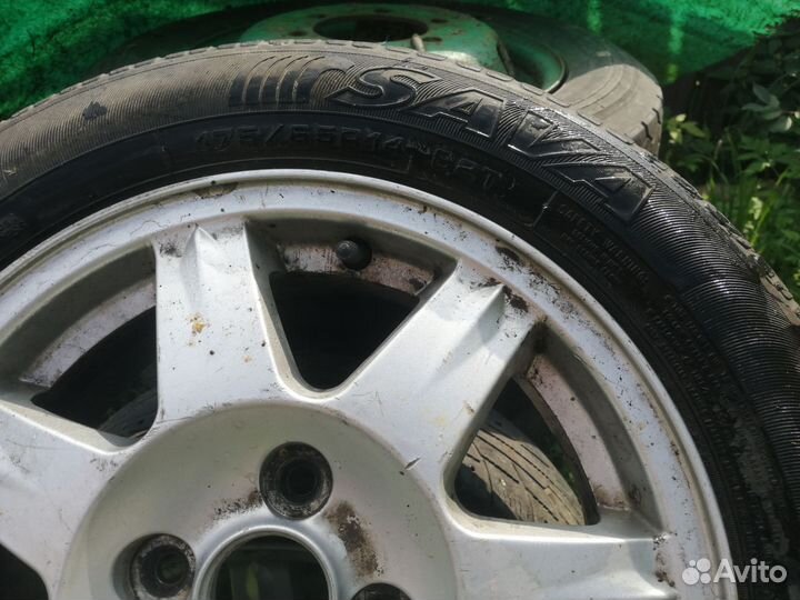 Колёса стояли на Kio Рио