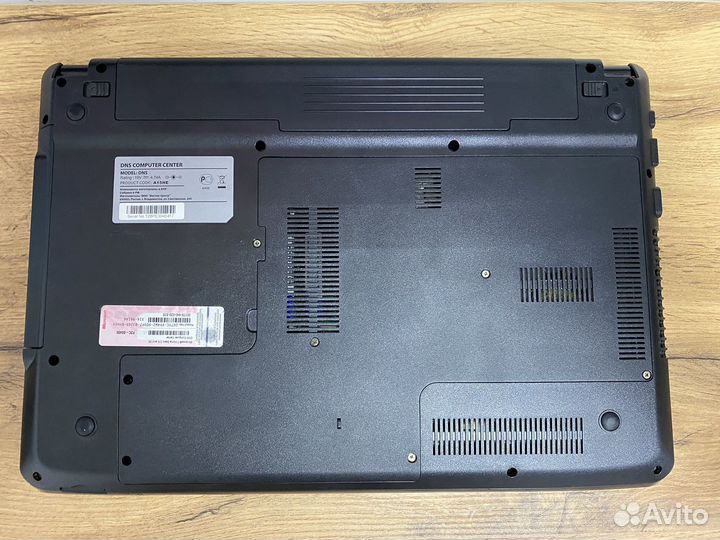 15.6 DNS i3-2370M/8Gb DDR3/1Gb GT520/240SSD