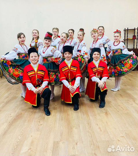 Пошив и дизайн костюмов для коллективов