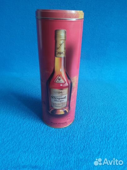 Железная коробка от коньяка