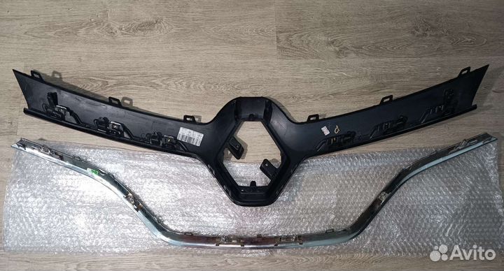 Решётка радиатора Renault Kaptur с хромом