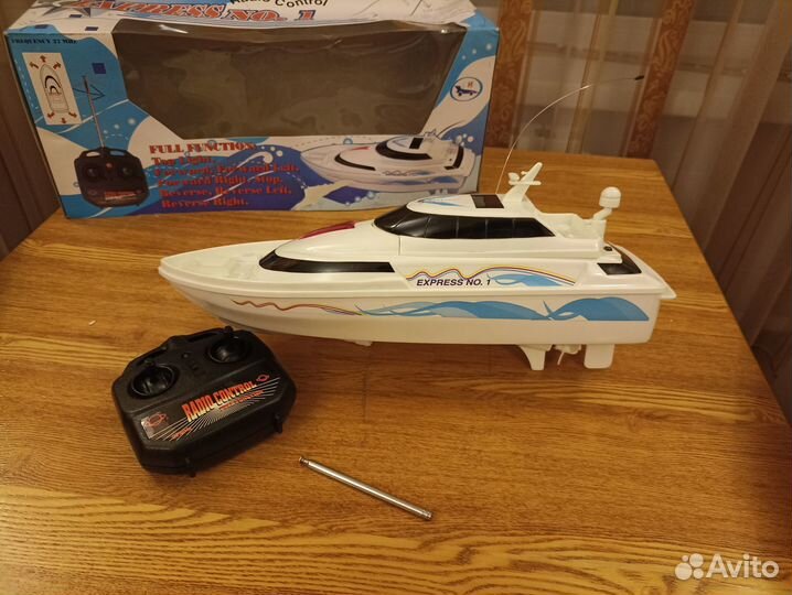 Продам радиоуправляемый корабль