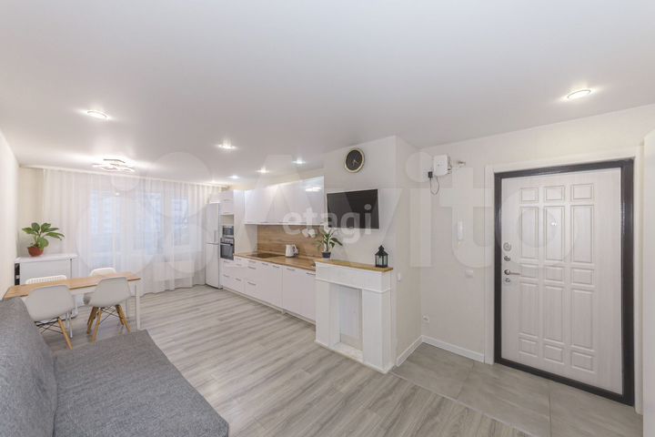 2-к. квартира, 67,4 м², 2/14 эт.