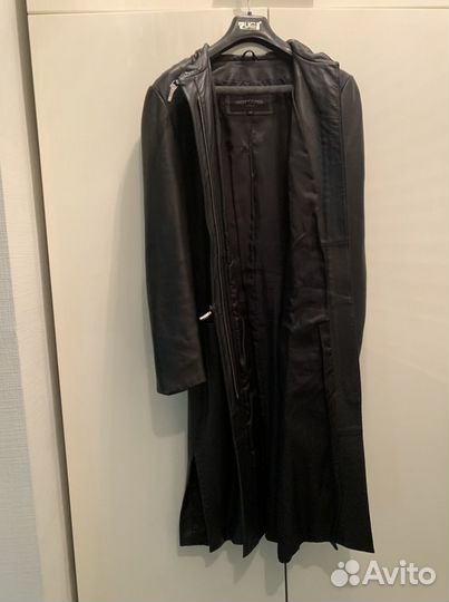 Плащ из натуральной кожи черный