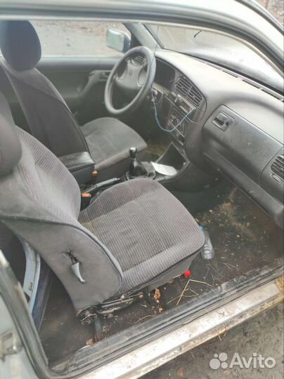 Volkswagen Golf 1.8 МТ, 1992, битый, 170 000 км
