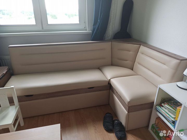 Кухонный уголок со спальным местом