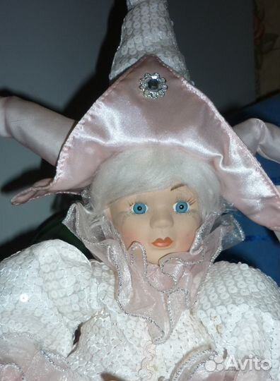 Кукла музыкальная двигающаяся