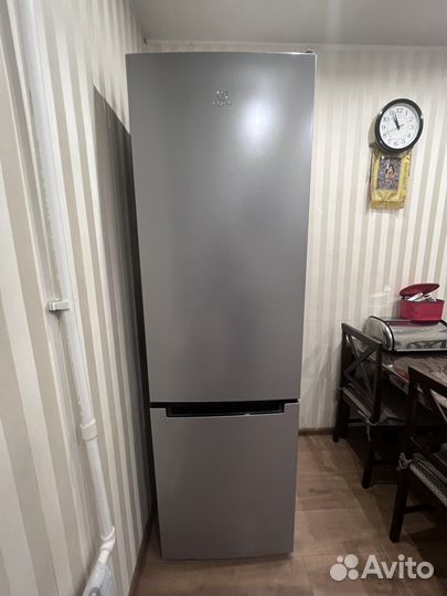 Холодильник indesit no frost ITF 020s 2021 года