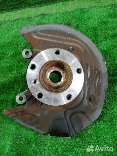 Кулак поворотный передний правый Bmw X3 E83 M54B30