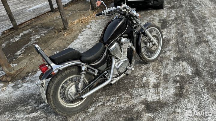 Suzuki Intruder 400