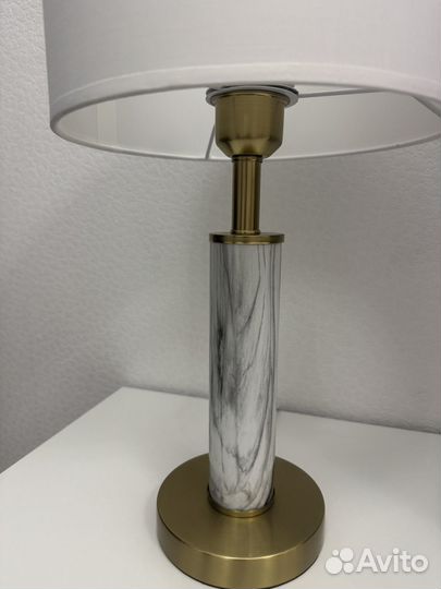 Лампа настольная