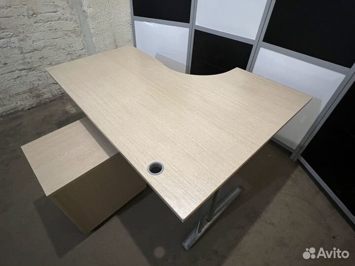 Угловой компьютерный стол с тумбой 160 х 120