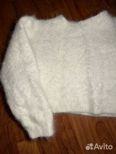 Свитер белый мягкий Zara