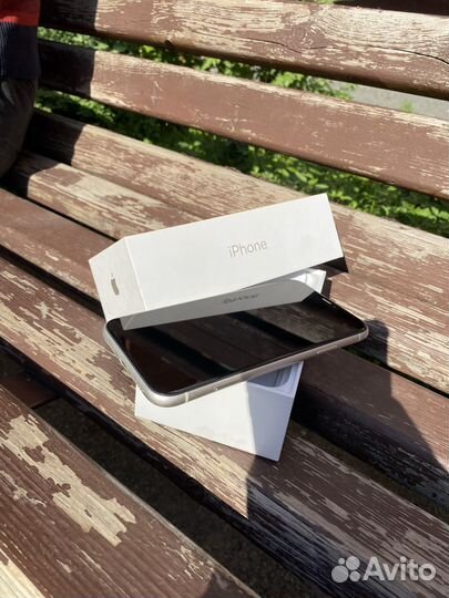 Телефон iPhone 11