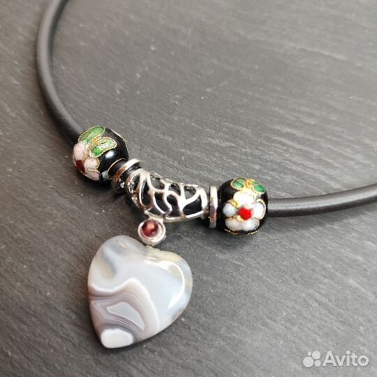 Чокер с кулоном из агата на каучуковом шнуре