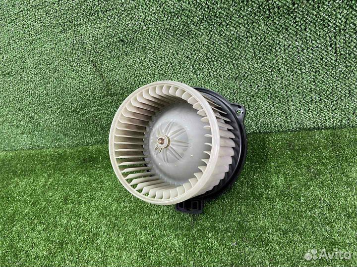 Мотор печки mitsubishi grandis NA4W 4G69 R 2003 За