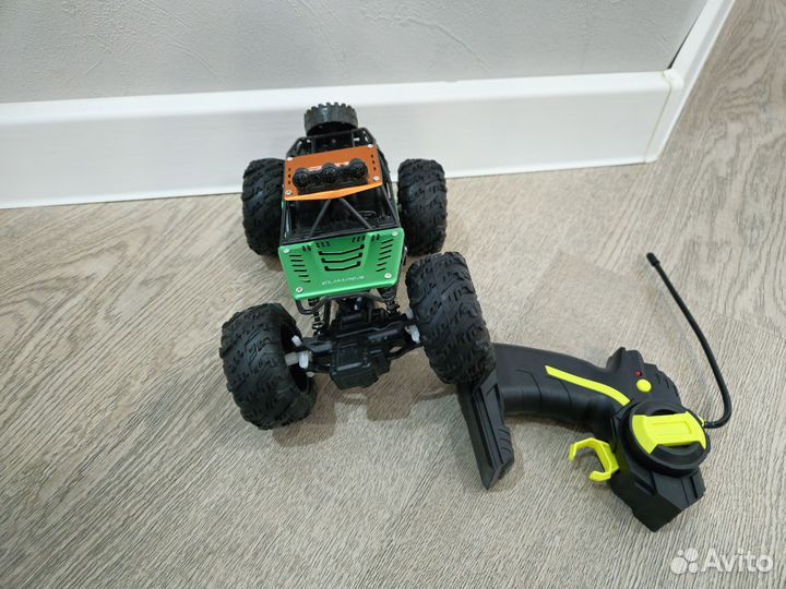 Джип на радиоуправлении