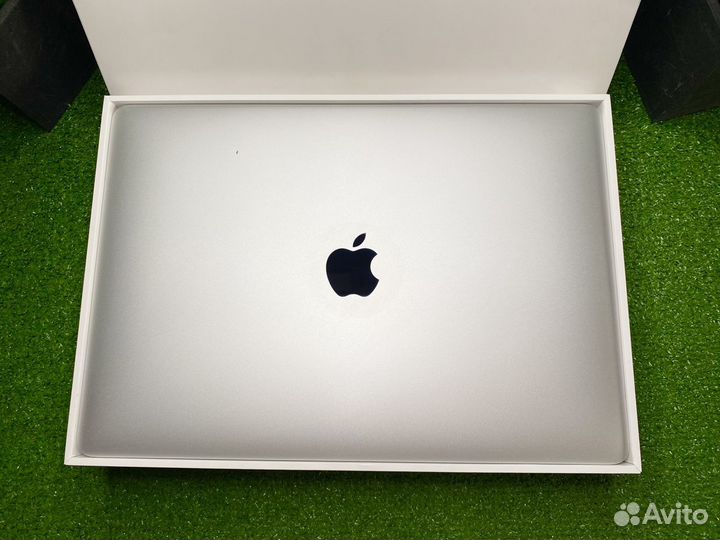 MacBook Air 13 2019 8gb 128gb Отличное состояние