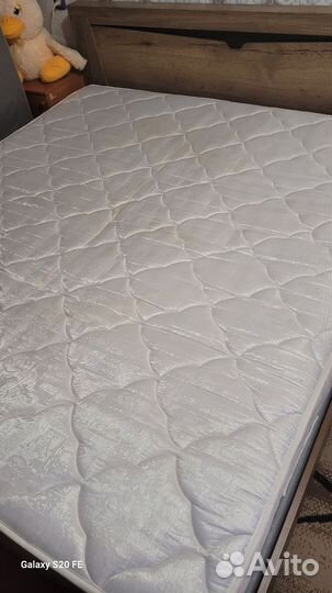 Кровать с матрасом бу 180200