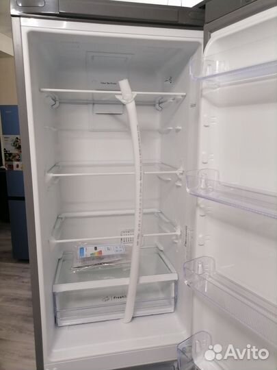 Новый холодильник Индезит серый No Frost 2 метра