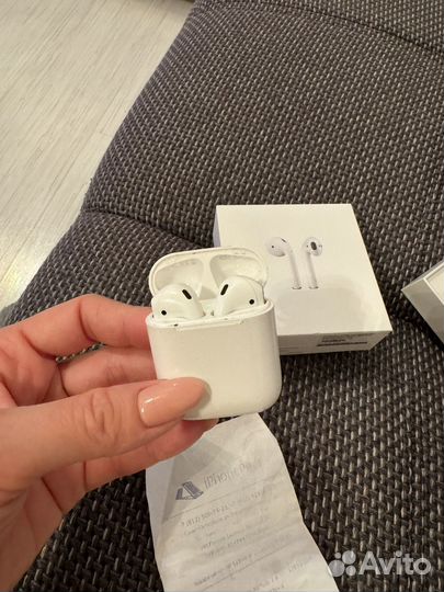 Беспроводные наушники Apple AirPods 2