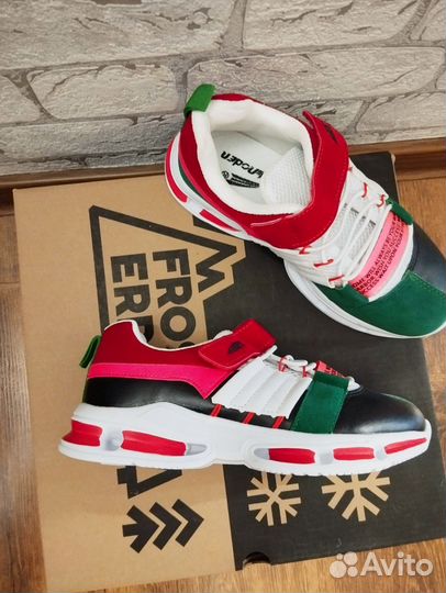 Кроссовки детские