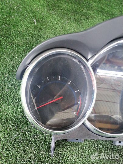 Спидометр Chevrolet Cruze J300 F18D4 2010