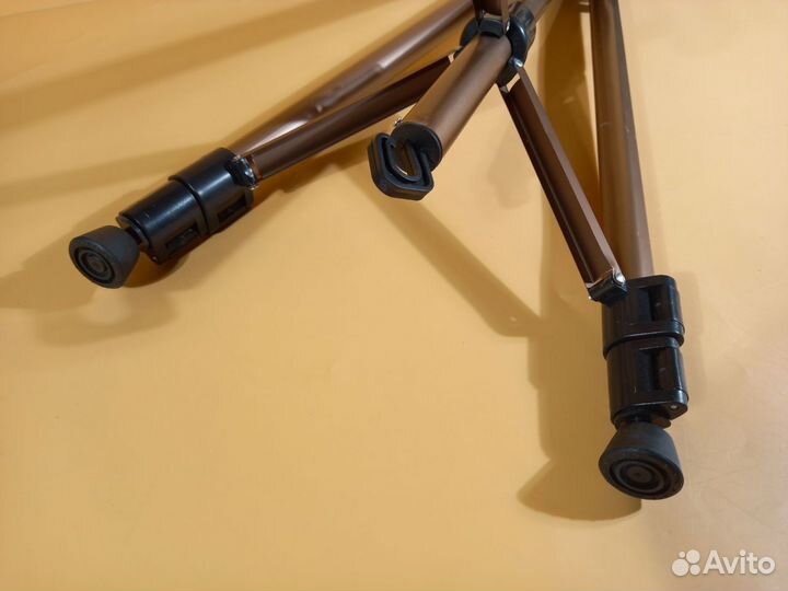 С дефектом 834839 Трипод для смартфона
