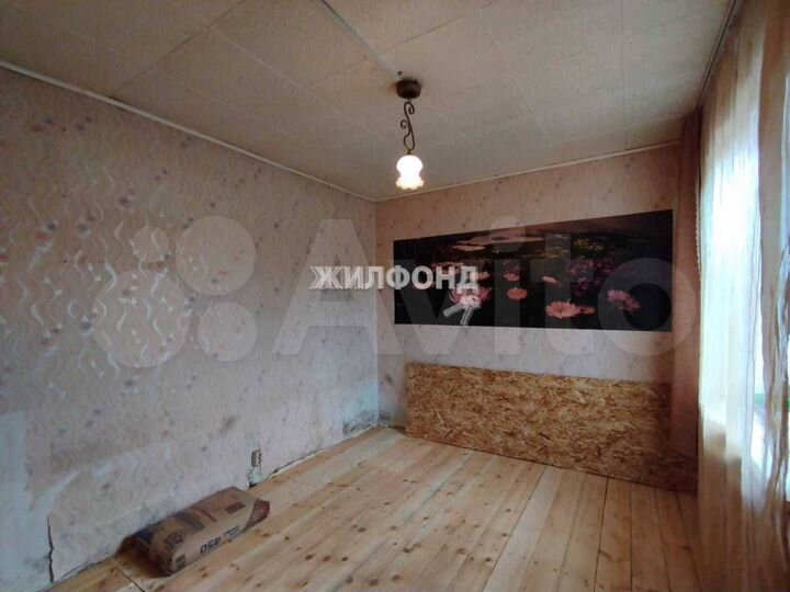 Дом 27,2 м² на участке 5 сот.