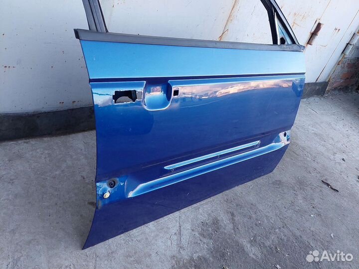 Дверь передняя правая Volkswagen Passat B3