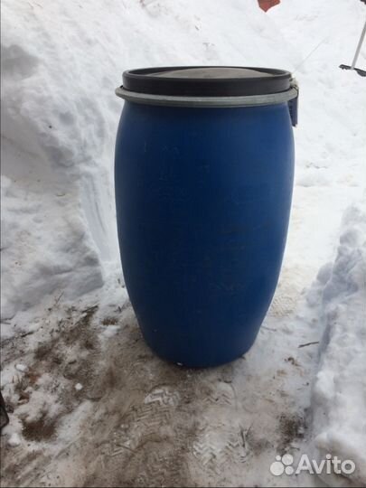 Бочки чистые пластиковые и металл бочки 200л