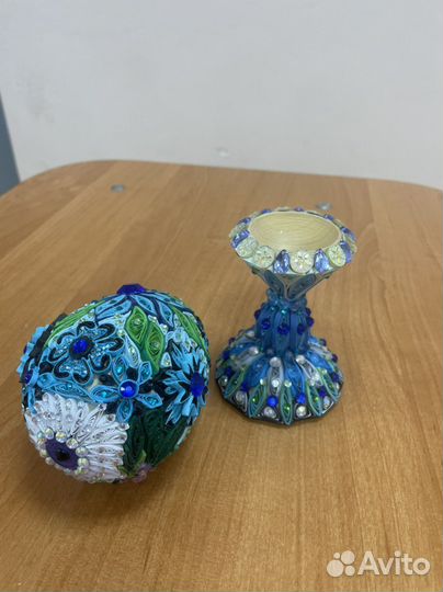 Поделка. Декоративное яйцо на подставке квилинг